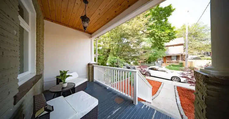 256 Boston Avenue, Toronto, ON, M4M 2V3