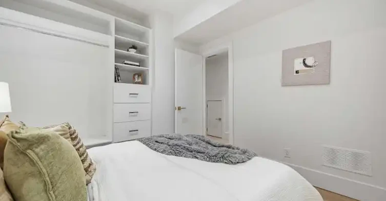 102 Boultbee Avenue, Toronto, ON, M4J 1B3 - 17