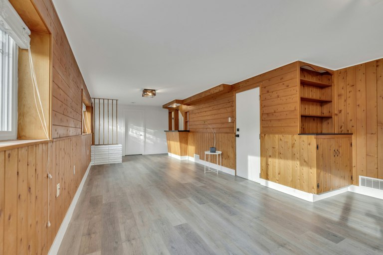 4167 Ranger Crescent, North Vancouver, BC, V7R 3K8 3