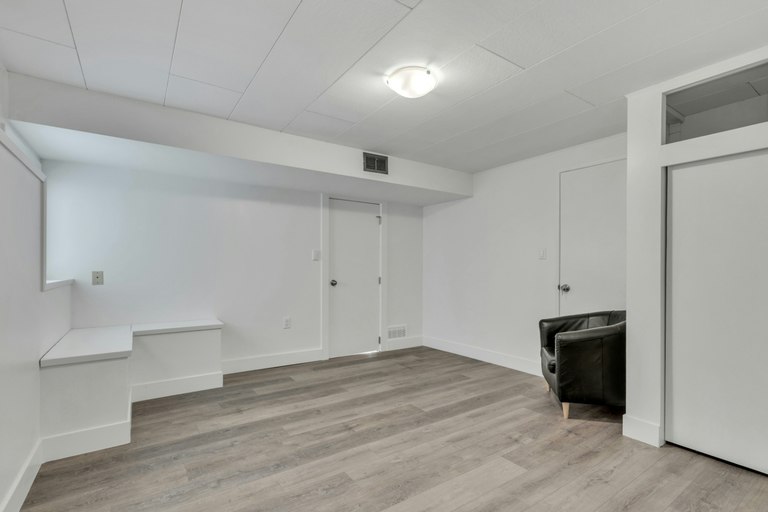 4167 Ranger Crescent, North Vancouver, BC, V7R 3K8 - 13