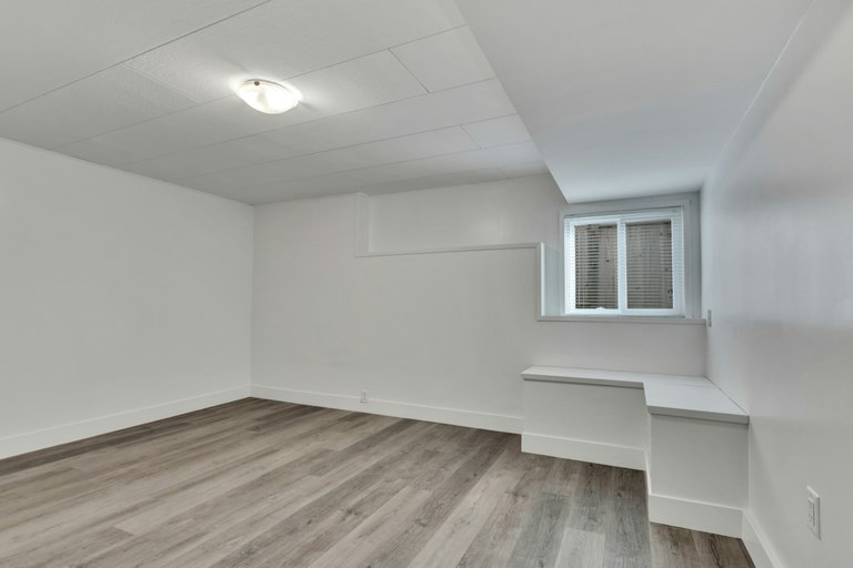 4167 Ranger Crescent, North Vancouver, BC, V7R 3K8 - 11