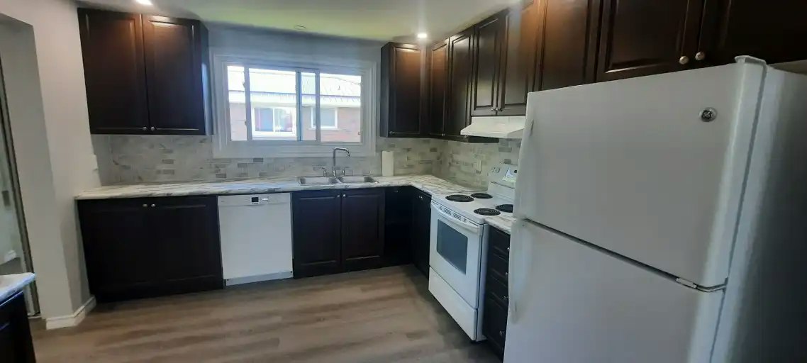 711 Brown Street, Peterborough, ON, K9J 4K7