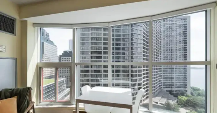77 Harbour Square, Toronto, ON, M5J 2S2 - 4