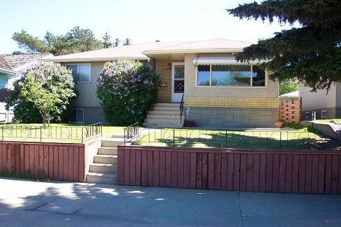 9851 79 Street (Forest Heights, Edmonton, AB, T6A 3G2