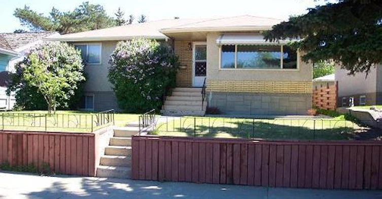 9851 79 Street (Forest Heights, Edmonton, AB, T6A 3G2