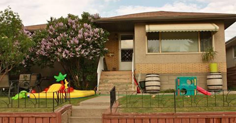 9851 79 Street (Forest Heights, Edmonton, AB, T6A 3G2 - 2
