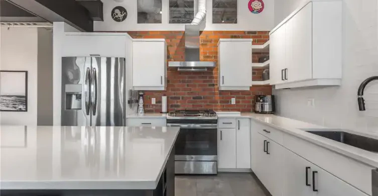 1630 Pandosy Street, Kelowna, BC, V1Y 1P7 - 2