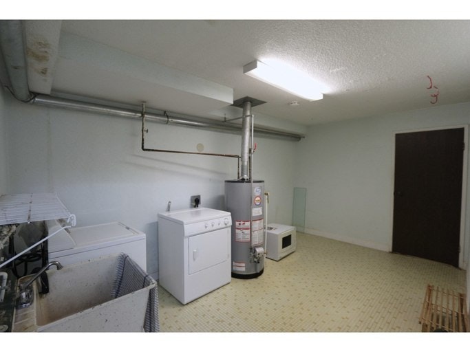 1124 Holdom Avenue, Burnaby, BC, V5B 3V6 - 9