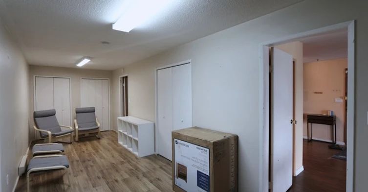 1124 Holdom Avenue, Burnaby, BC, V5B 3V6 - 5