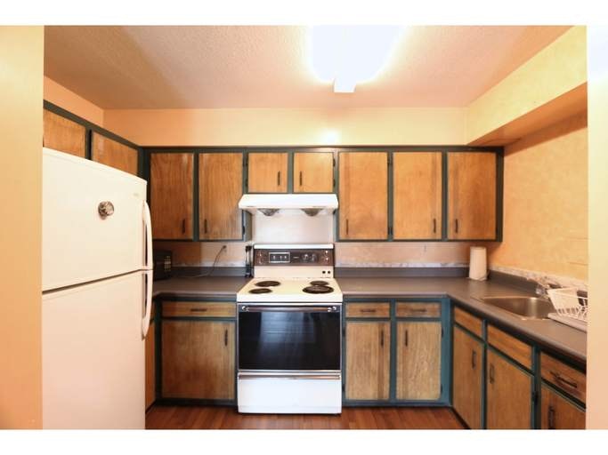 1124 Holdom Avenue, Burnaby, BC, V5B 3V6 - 4