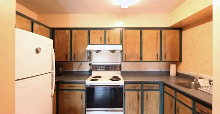 1124 Holdom Avenue, Burnaby, BC, V5B 3V6 - 4