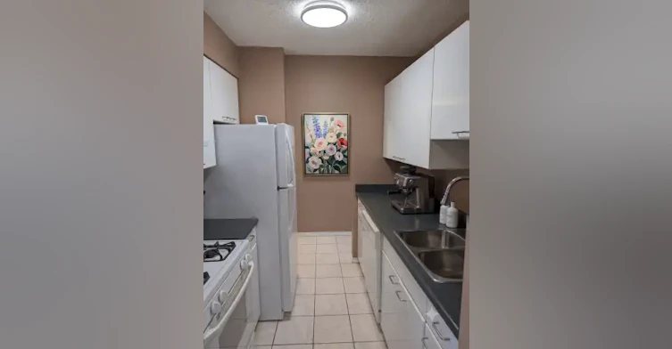 2020 Fullerton Avenue, North Vancouver, BC, V7P 3G3 - 3