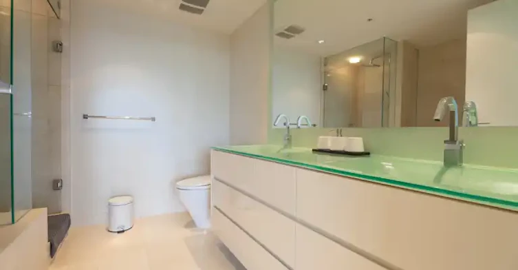 8 Smithe Mews, Vancouver, BC, V6B 0A5 - 7