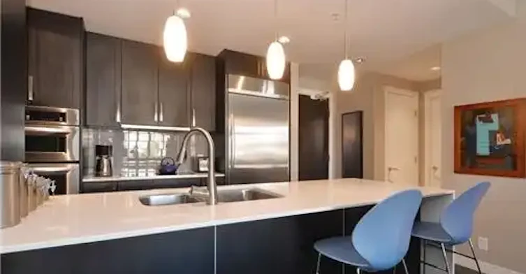 999 Burdett Avenue, Victoria, BC, V8V 5B9 - 3