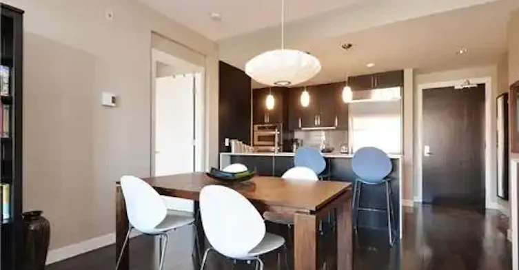 999 Burdett Avenue, Victoria, BC, V8V 5B9 - 2