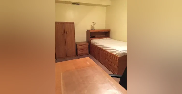 10225 114 Street Northwest, Edmonton, AB, T5K 1S1 - 3