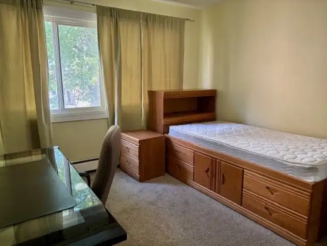 10225 114 Street Northwest, Edmonton, AB, T5K 1S1 - 2