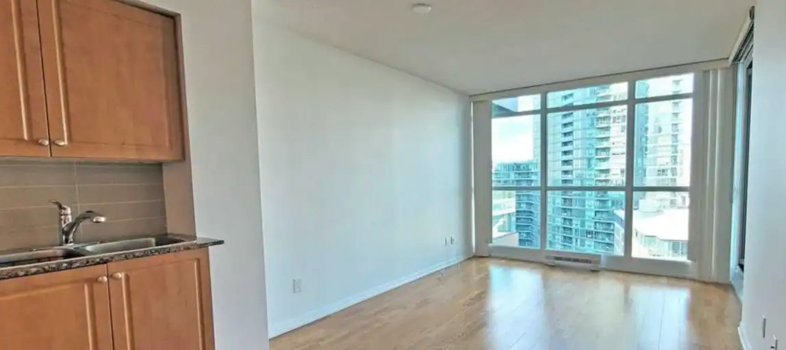 209 Fort York Boulevard, Toronto, ON, M5V 4A1 - 3