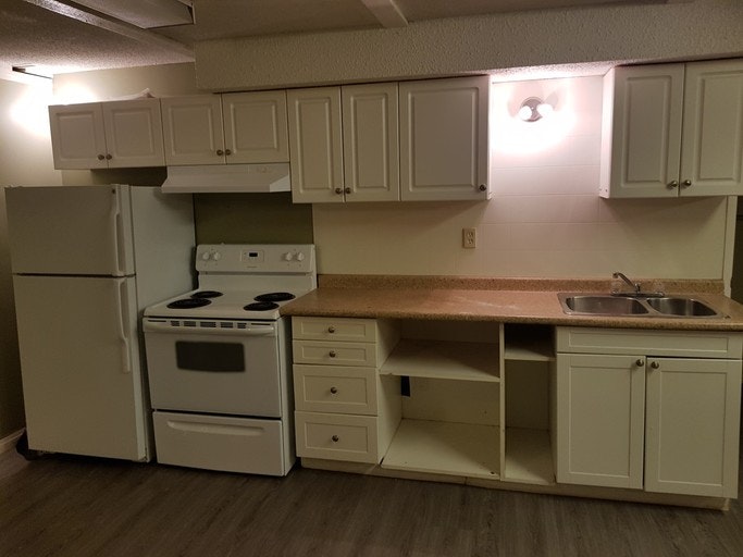 6104 140 Avenue, Edmonton, AB, T5A 1G6 - 12