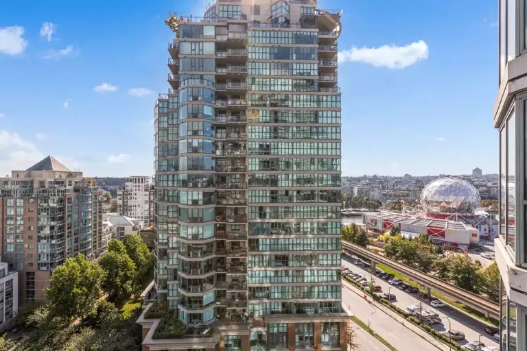 1088 Quebec Street, Vancouver, BC, V6A 4H2 - 4