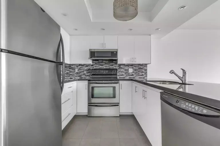 1088 Quebec Street, Vancouver, BC, V6A 4H2 - 10
