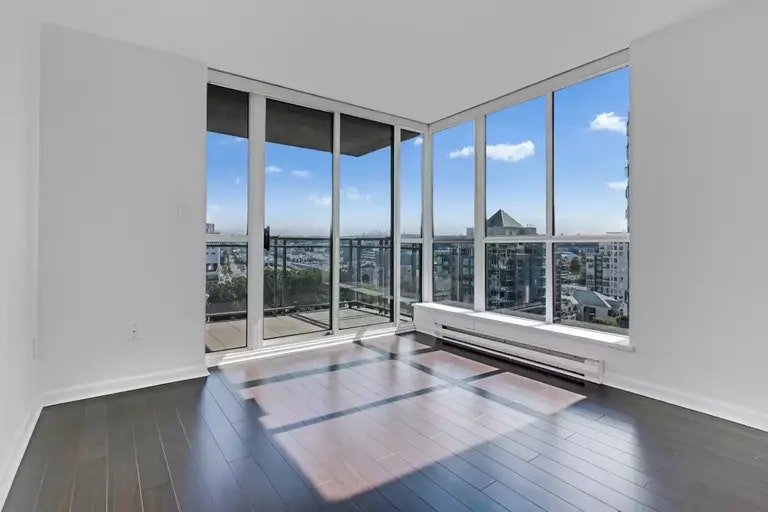 1088 Quebec Street, Vancouver, BC, V6A 4H2 - 11