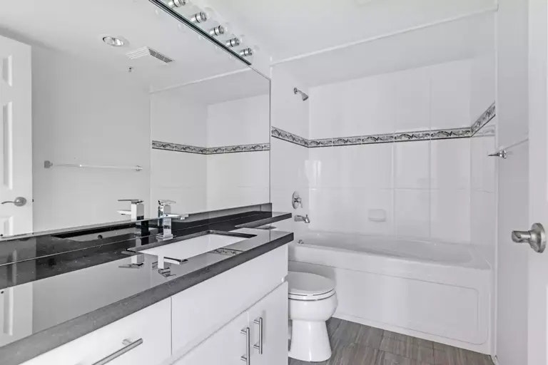 1088 Quebec Street, Vancouver, BC, V6A 4H2 - 16