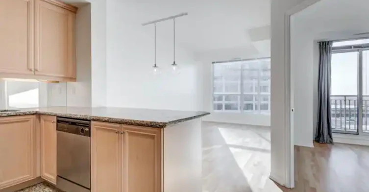 628 Fleet Street, Toronto, ON, M5V 1A8 - 6