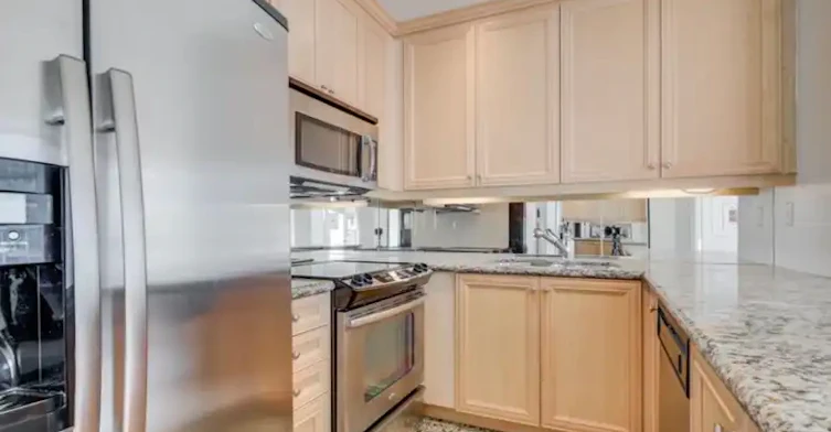 628 Fleet Street, Toronto, ON, M5V 1A8 - 7