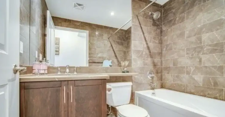 21 Grand Magazine Street, Toronto, ON, M5V 1B5 - 10