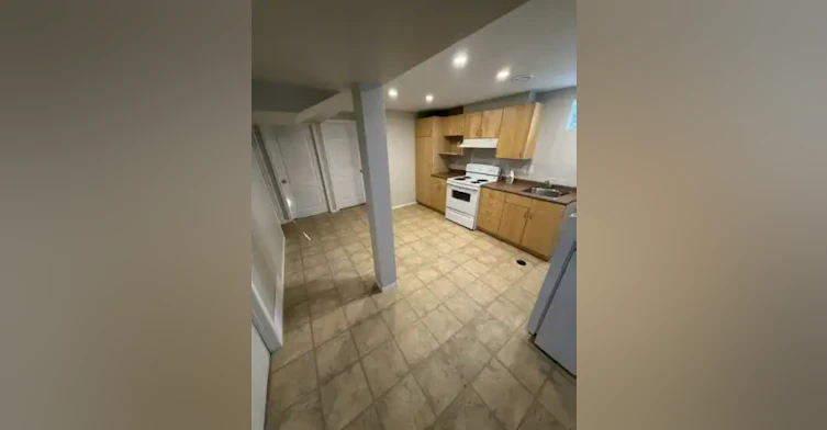 3806 114 Street Northwest, Edmonton, AB, T6J 1M5 - 4