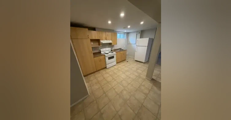3806 114 Street Northwest, Edmonton, AB, T6J 1M5 - 5
