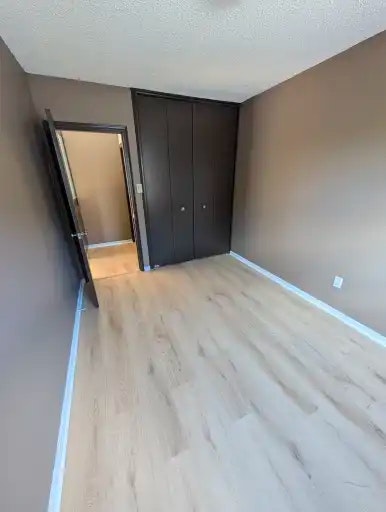 3920 Robinson Street, Regina, SK, S4S 3C8 - 11