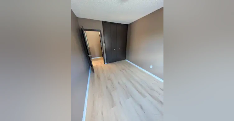 3920 Robinson Street, Regina, SK, S4S 3C8 - 11