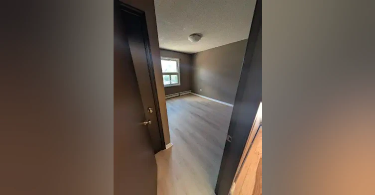 3920 Robinson Street, Regina, SK, S4S 3C8 - 9