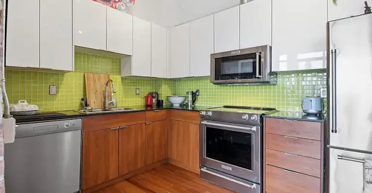 363 Sorauren Avenue, Toronto, ON, M6R 3C1 - 8