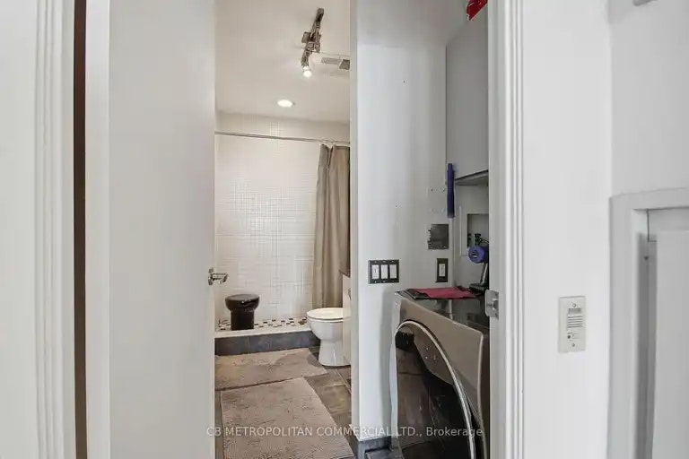 363 Sorauren Avenue, Toronto, ON, M6R 3C1 - 9