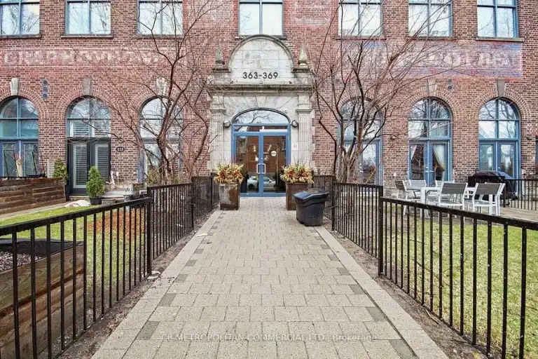 363 Sorauren Avenue, Toronto, ON, M6R 3C1 - 10