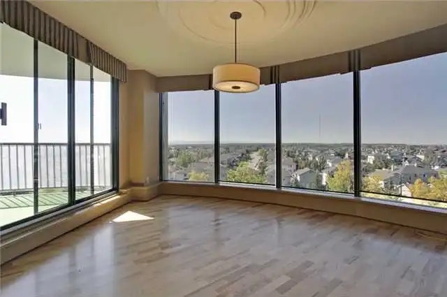 7030 Coach Hill Road Southwest, Calgary, AB, T3H 1E4 - 3