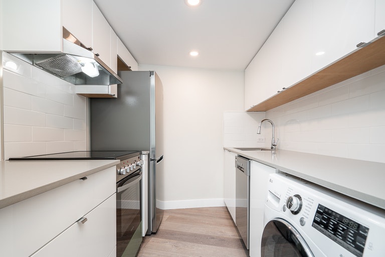 1011 Beach Avenue, Vancouver, BC, V6E 1T8