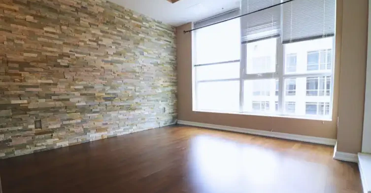 21 Grand Magazine Street, Toronto, ON, M5V 1B5 - 2