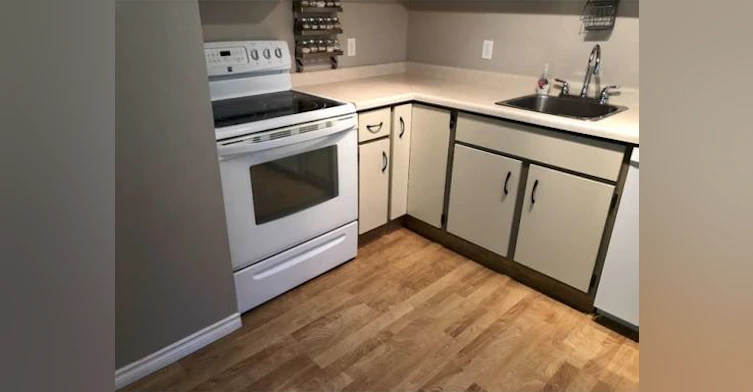 9854 88 Avenue Northwest, Edmonton, AB, T6E 2R3 - 5