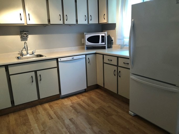 9854 88 Avenue Northwest, Edmonton, AB, T6E 2R3 - 6