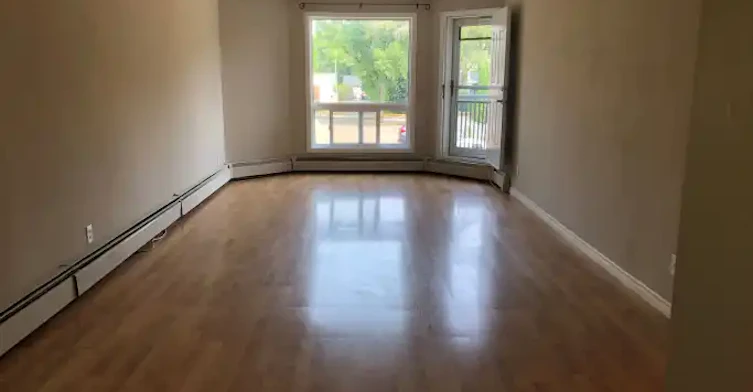 9854 88 Avenue Northwest, Edmonton, AB, T6E 2R3 - 3
