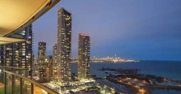 2230 Lake Shore Boulevard West, Toronto, ON - 3
