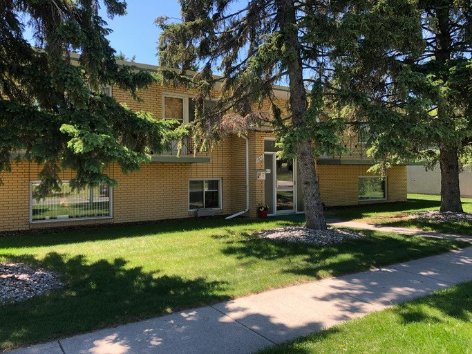 1027 Northmount Drive Northwest, Calgary, AB, T2L 0B6