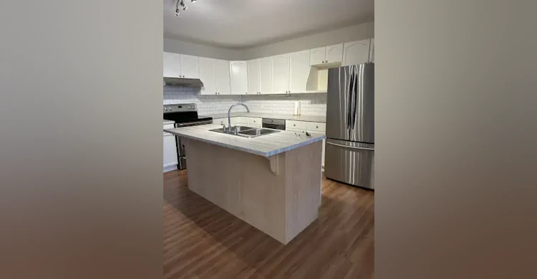 991 Springfield Drive, Kingston, ON, K7M 8V4 - 3