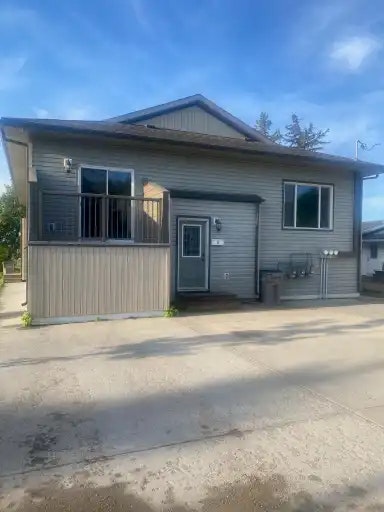 9502 102 Avenue, Grande Prairie, AB, T8V 0Z6