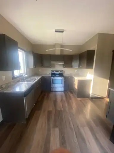 9502 102 Avenue, Grande Prairie, AB, T8V 0Z6 - 4