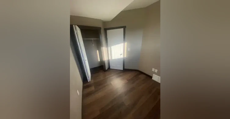 9502 102 Avenue, Grande Prairie, AB, T8V 0Z6 - 13